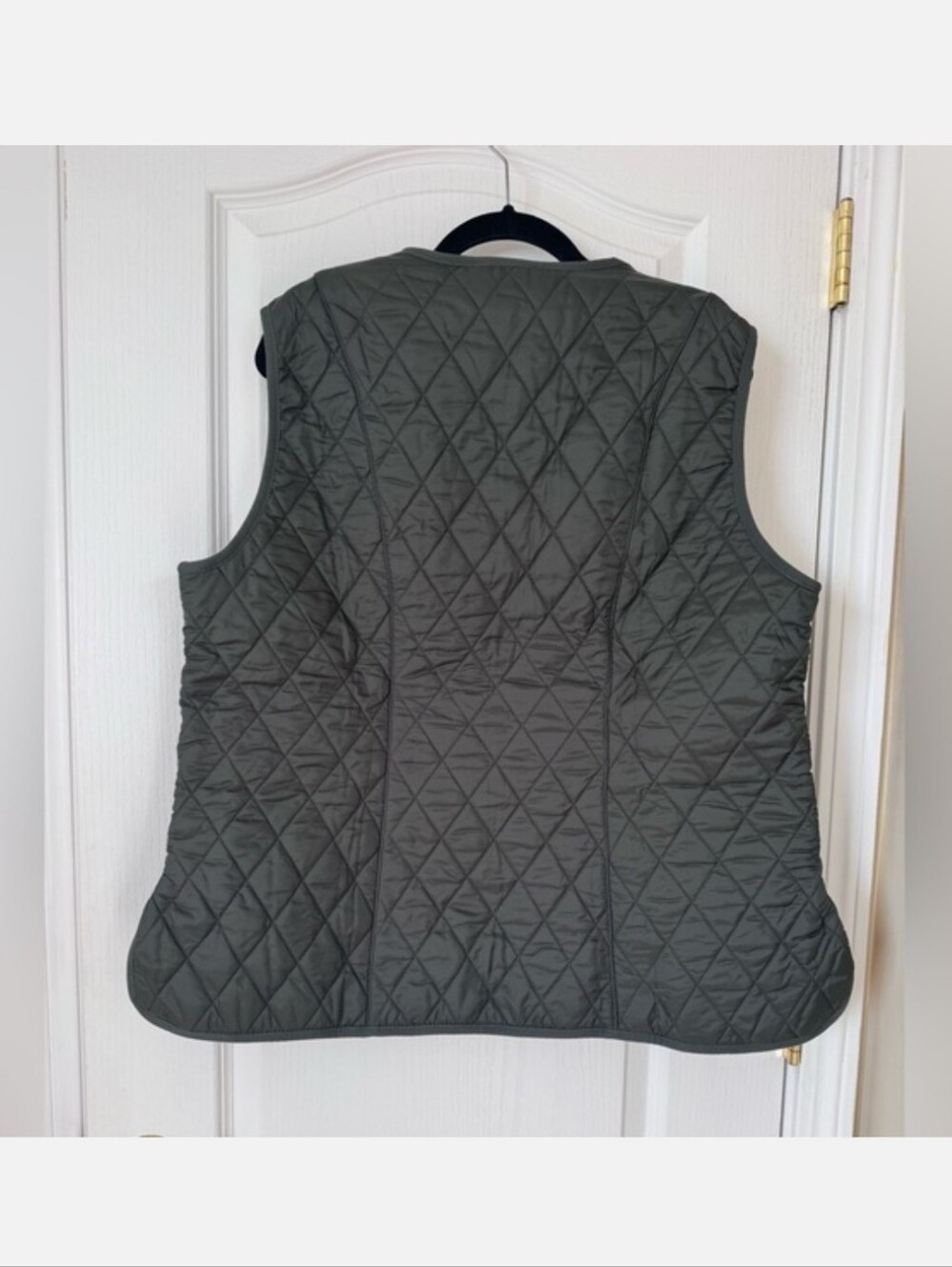 Barbour Quilted Vest in Olive Green with Pocket Detail - Picture 6 of 7
